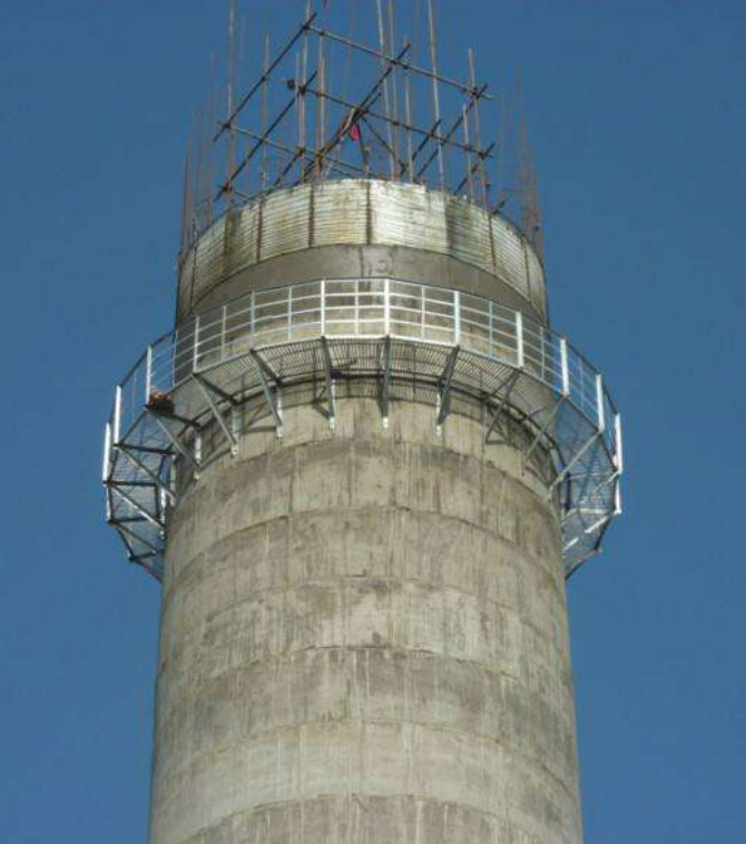 煙囪安裝旋轉爬梯和監(jiān)測平臺的重要性